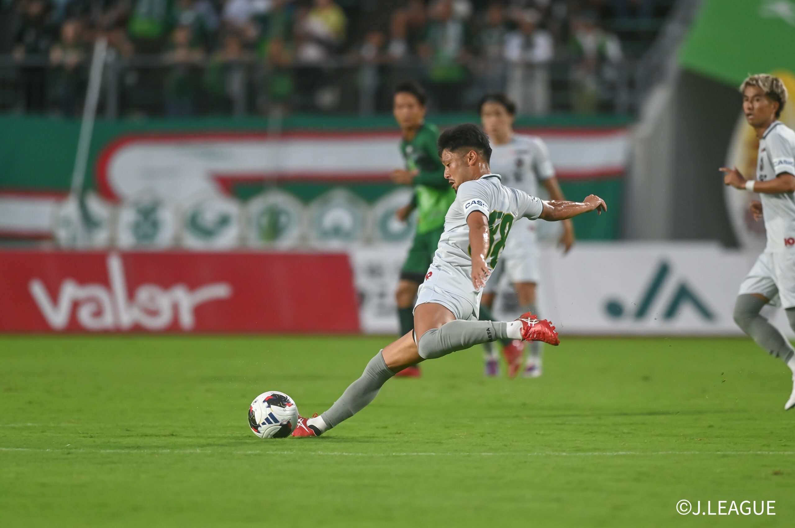FC Gifu v Kochi United SC - J.LEAGUE MEIJI YASUDA J3