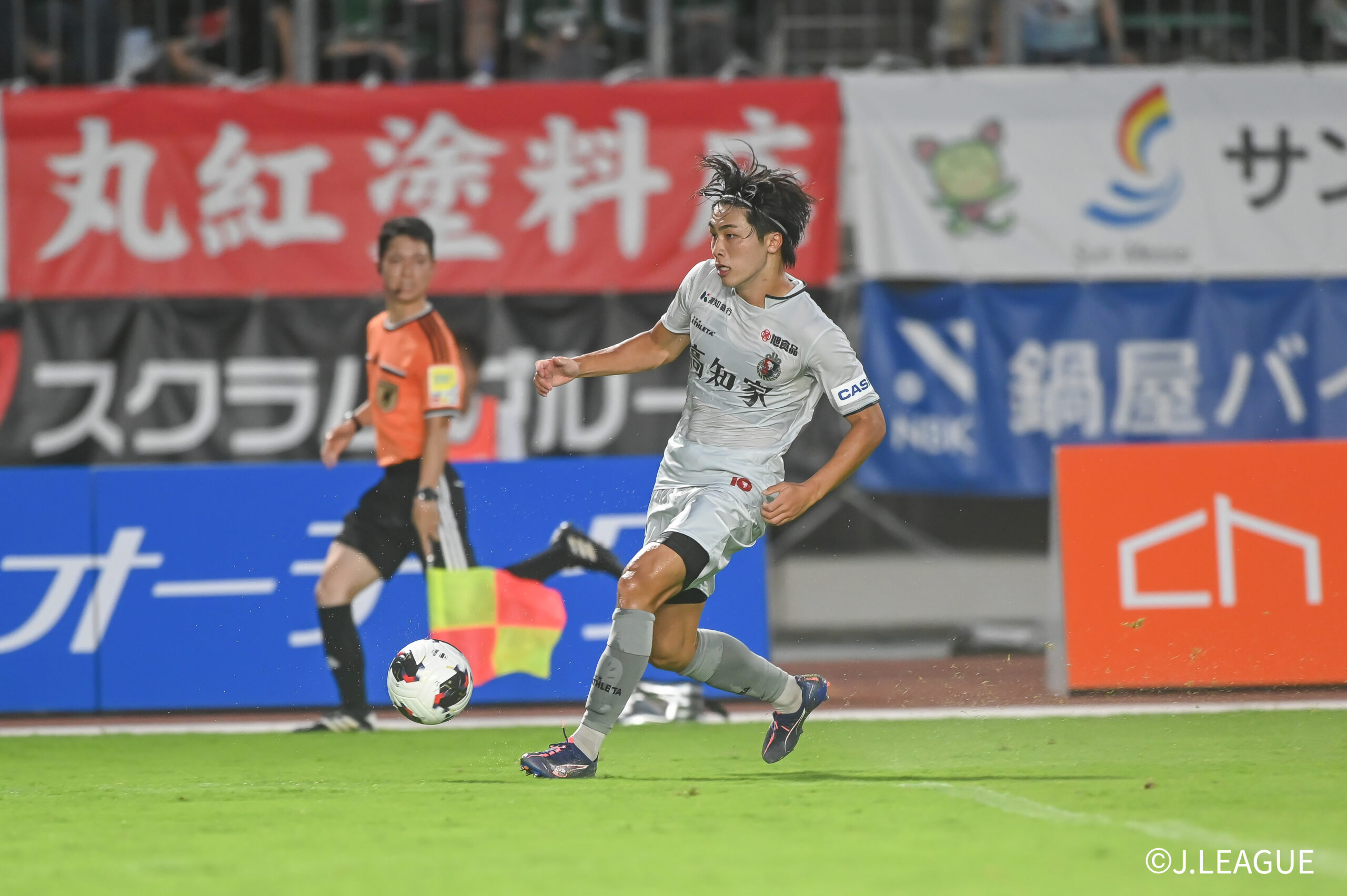 FC Gifu v Kochi United SC - J.LEAGUE MEIJI YASUDA J3