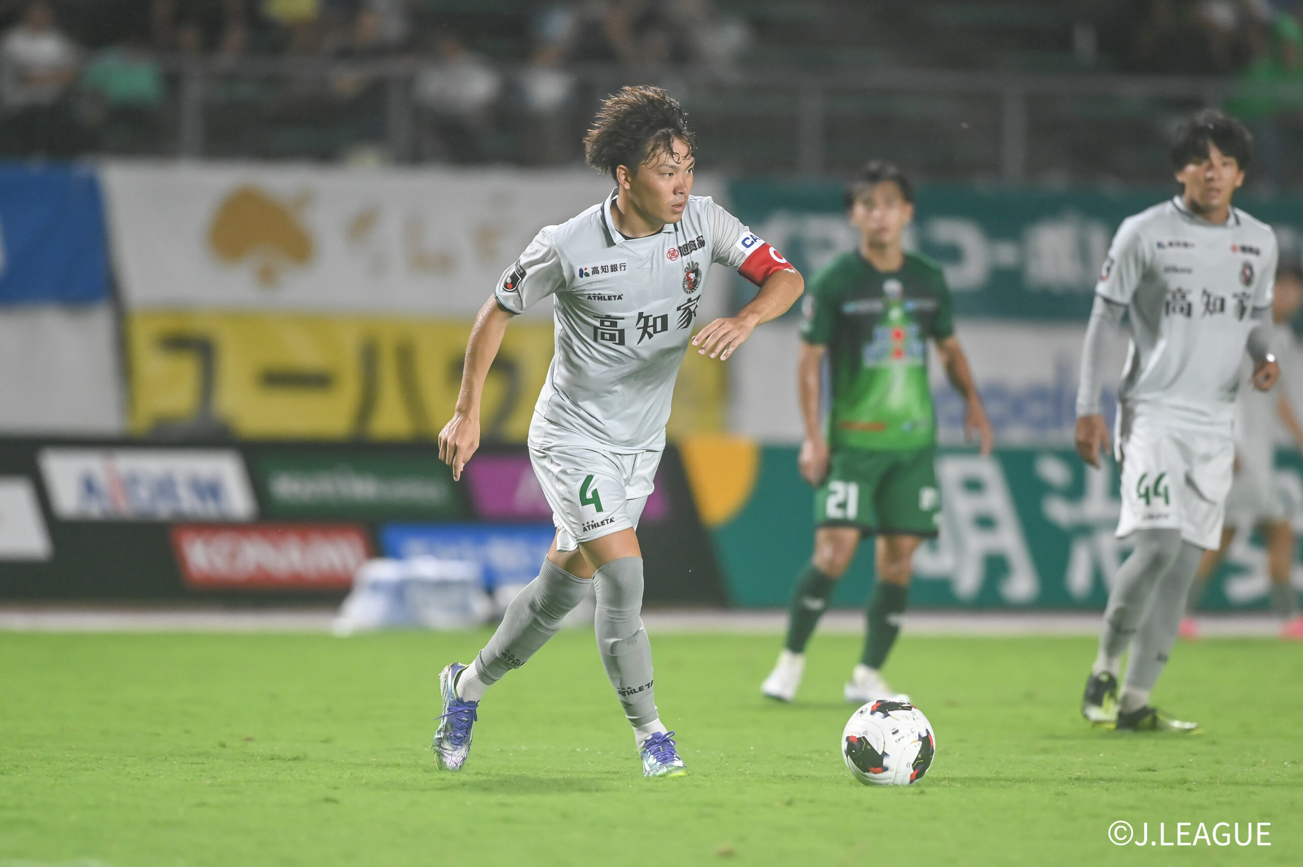 FC Gifu v Kochi United SC - J.LEAGUE MEIJI YASUDA J3